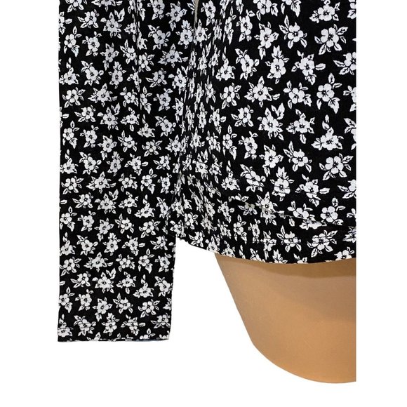 Michael Kors Women's MEDIUM Long Sleeve Print Wrap Top Floral Black White Blouse - Picture 3 of 9